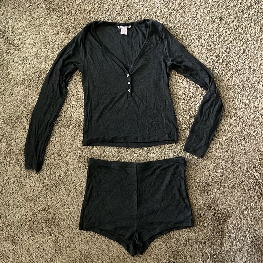 Victoria’s Secret VS pajama set SUPER soft cropped Henley M top shorts gray NWOT